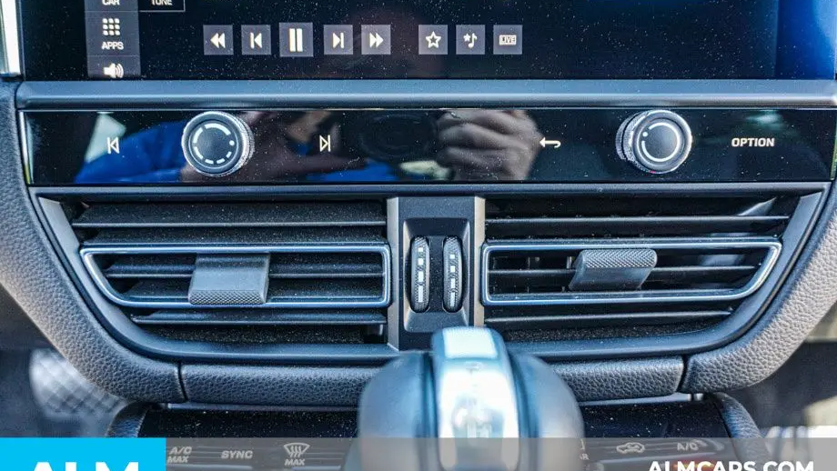 2024 Porsche Macan S