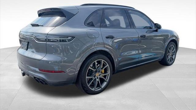 2021 Porsche Cayenne Turbo S E-Hybrid