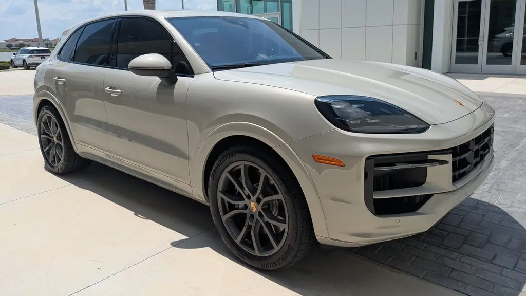 2024 Porsche Cayenne S