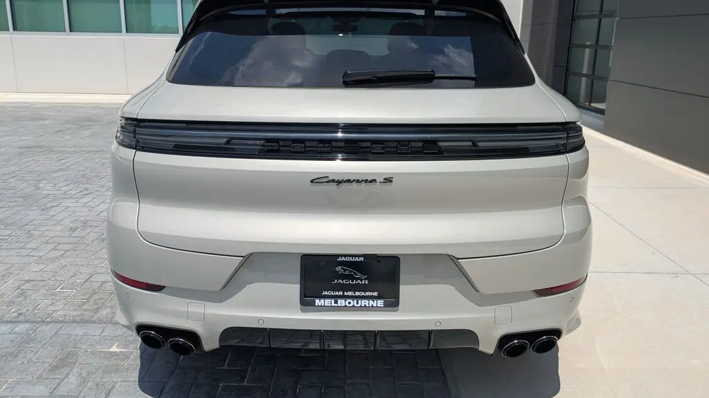 2024 Porsche Cayenne S
