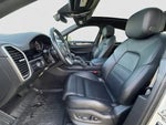 2023 Cayenne Thumbnail 10