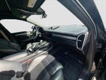 2023 Cayenne Thumbnail 30