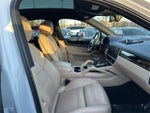 2021 Cayenne Thumbnail 33
