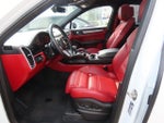 2022 Cayenne Thumbnail 23