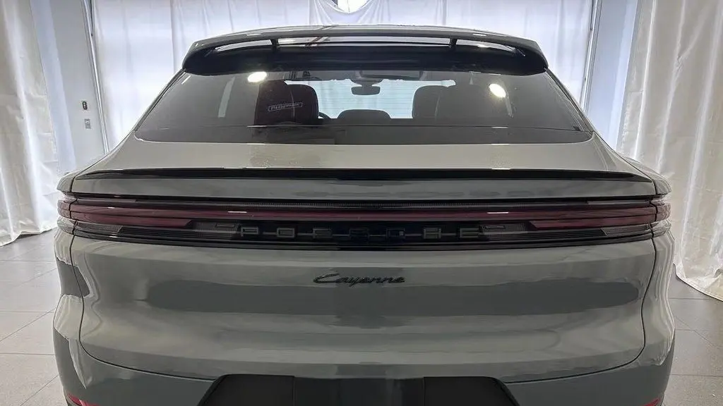 2024 Porsche Cayenne Coupe