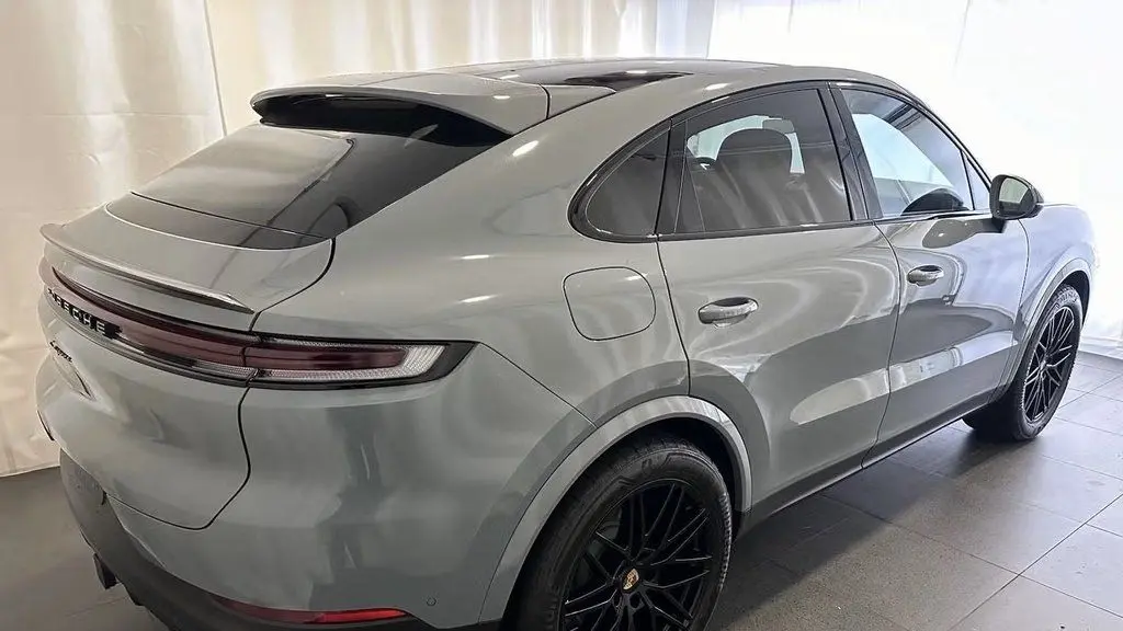 2024 Porsche Cayenne Coupe