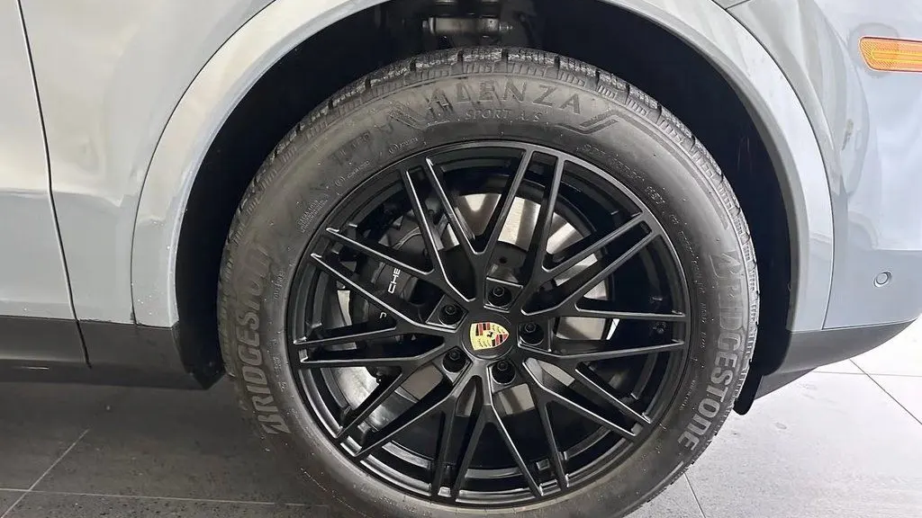2024 Porsche Cayenne Coupe