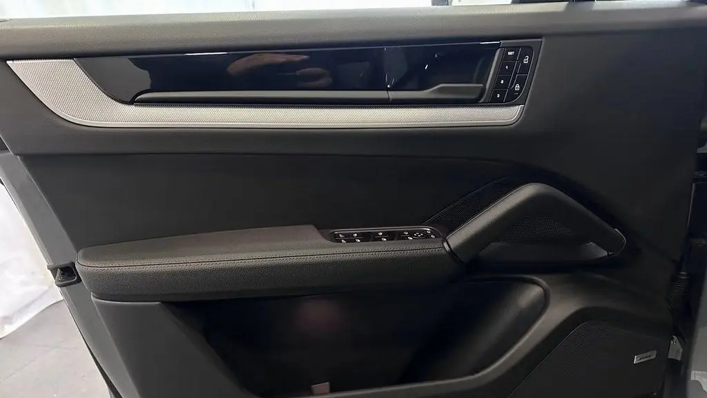 2024 Porsche Cayenne Coupe
