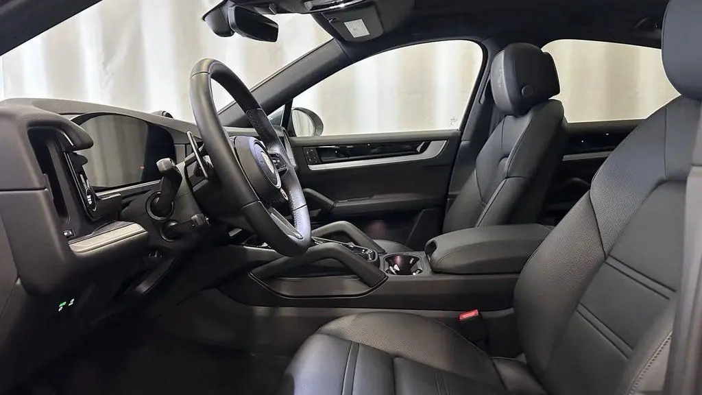 2024 Porsche Cayenne Coupe