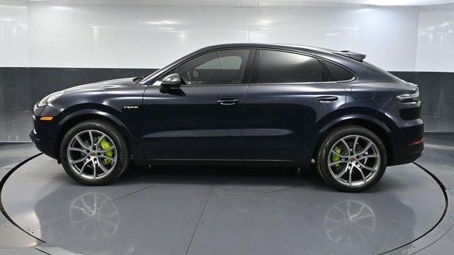 2022 Porsche Cayenne E-Hybrid Coupe