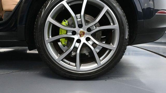 2022 Porsche Cayenne E-Hybrid Coupe