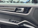2020 Cayenne Thumbnail 19