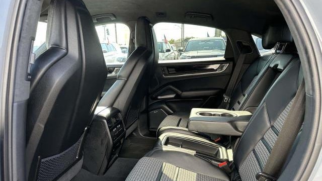 2024 Porsche Cayenne S Coupe