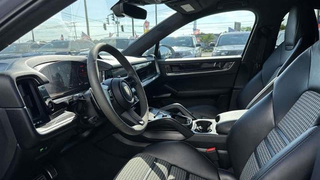 2024 Porsche Cayenne S Coupe