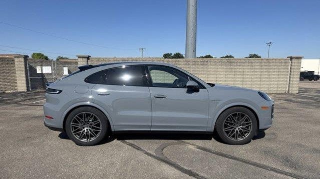 2025 Porsche Cayenne Turbo E-Hybrid Coupe