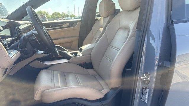 2025 Porsche Cayenne Turbo E-Hybrid Coupe