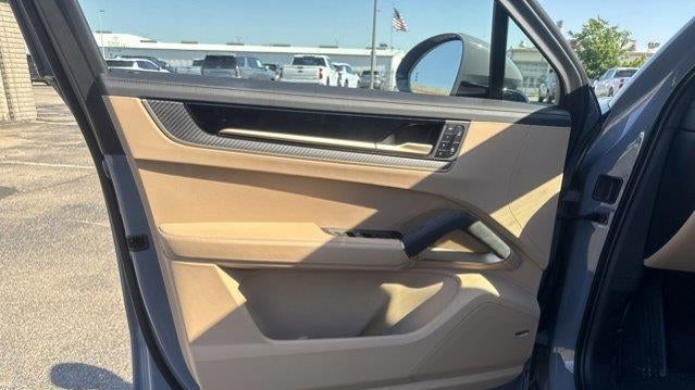 2025 Porsche Cayenne Turbo E-Hybrid Coupe
