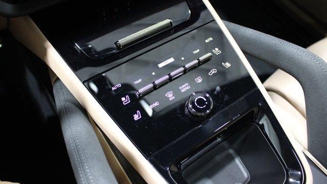 2025 Porsche Cayenne Turbo E-Hybrid Coupe