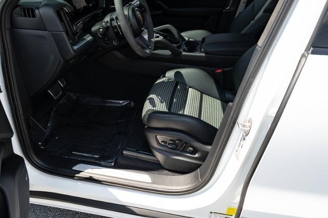 2024 Porsche Cayenne - $87,000