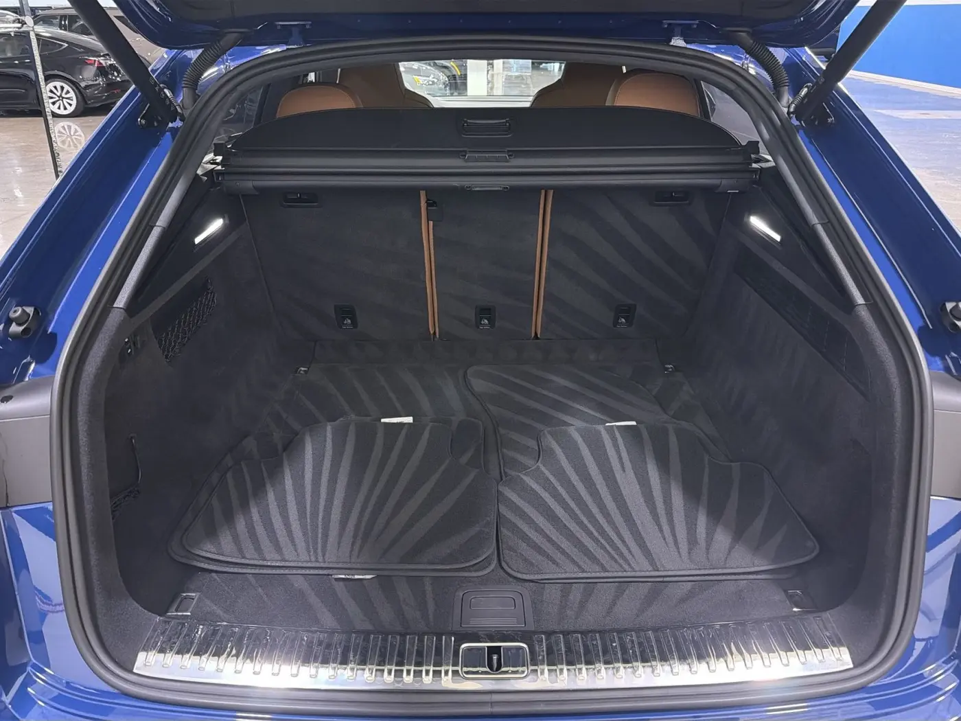 2025 Audi Q8 - $121,500