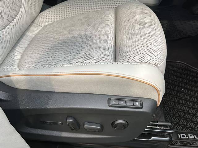 2025 Volkswagen Id. Buzz - $65,000