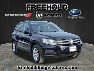 2016 Volkswagen Tiguan with Deep Black Pearl Exterior