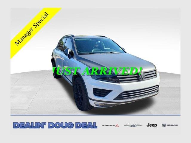 2015 Volkswagen Touareg - $12,876