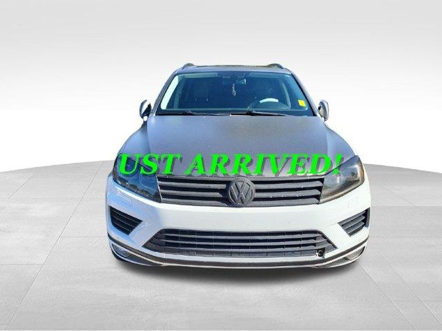 2015 Volkswagen Touareg - $12,876