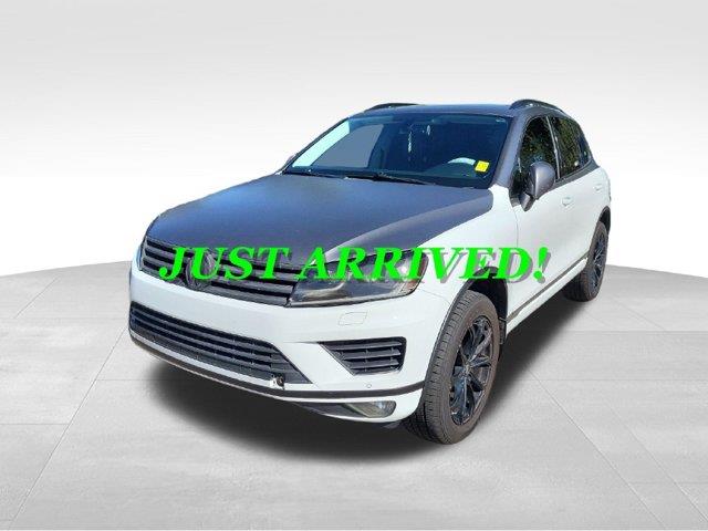 2015 Volkswagen Touareg - $12,876