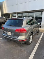 2016 Touareg Thumbnail 3