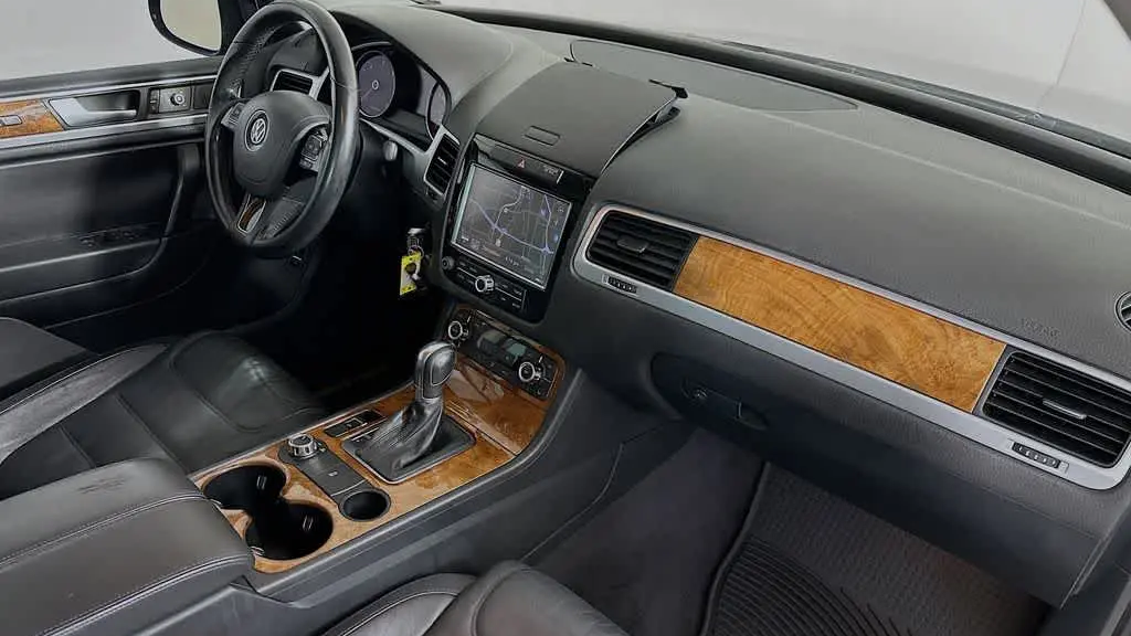 2013 Volkswagen Touareg TDI Sport