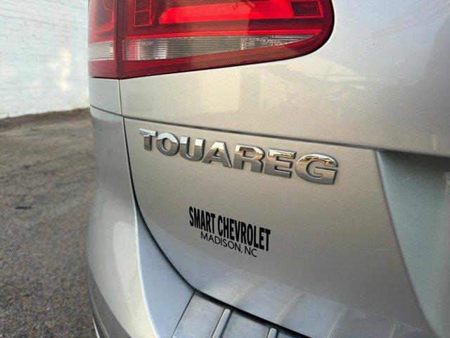 2016 Volkswagen Touareg - $19,428