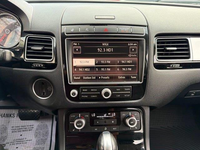2016 Volkswagen Touareg - $19,428