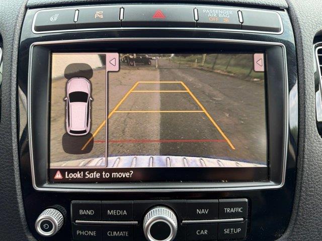 2016 Volkswagen Touareg - $19,428