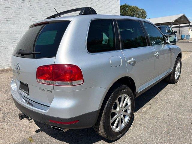 2006 Volkswagen Touareg - $15,698