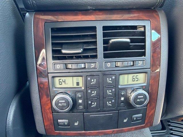 2006 Volkswagen Touareg - $15,698