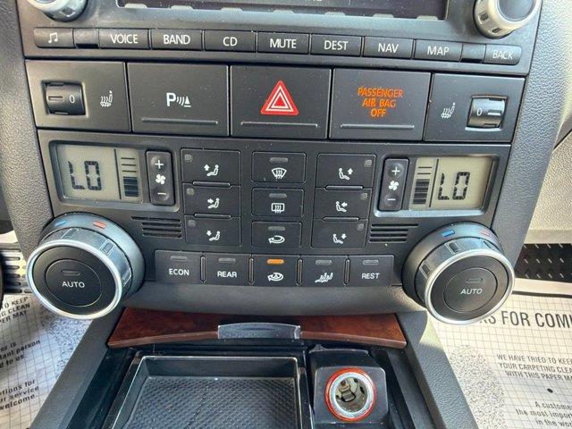 2006 Volkswagen Touareg - $15,698