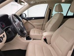 2017 Tiguan Thumbnail 11
