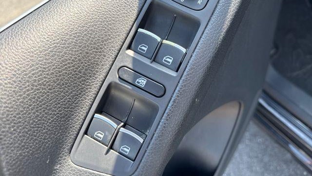 2017 Volkswagen Tiguan 2.0T Wolfsburg Edition 4Motion