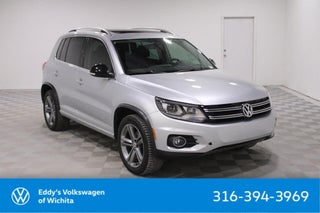 2017 Volkswagen Tiguan with Reflex Silver Metallic Exterior