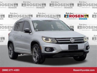 2017 Volkswagen Tiguan with Reflex Silver Metallic Exterior