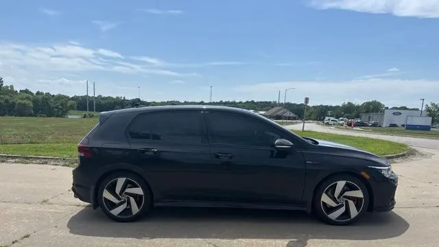 2022 Volkswagen Golf GTI SE