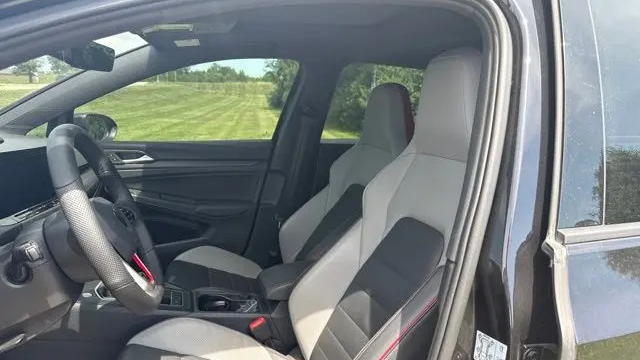 2022 Volkswagen Golf GTI SE
