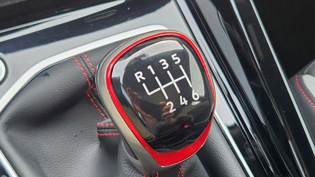 2024 Volkswagen Golf GTI 380 SE
