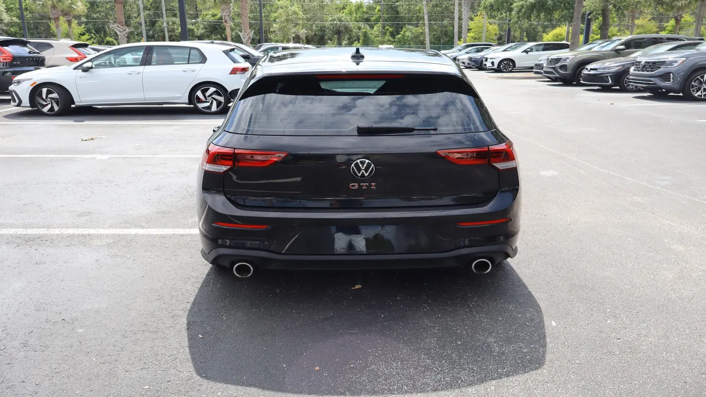 2024 Volkswagen Golf GTI SE