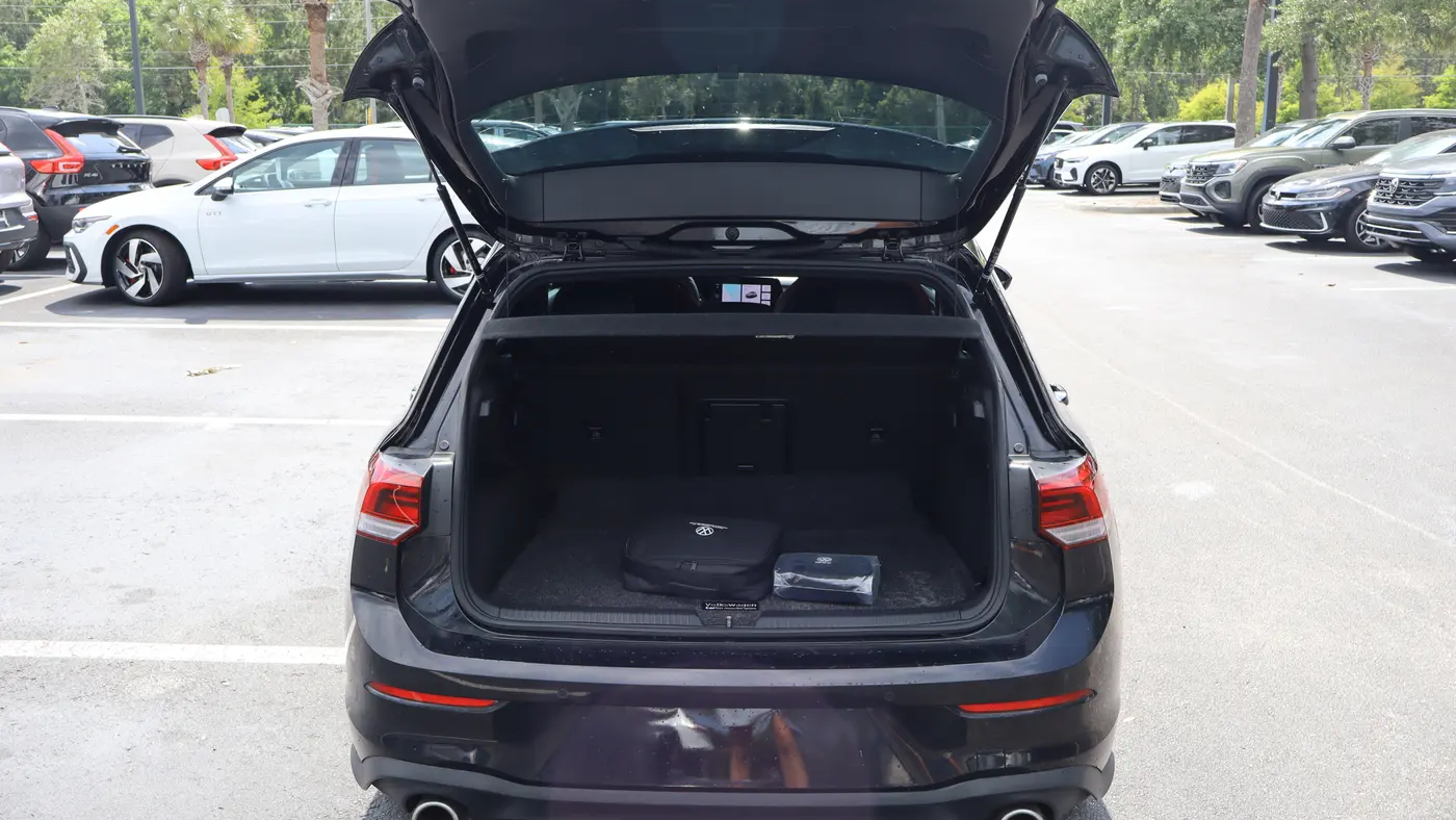 2024 Volkswagen Golf GTI SE