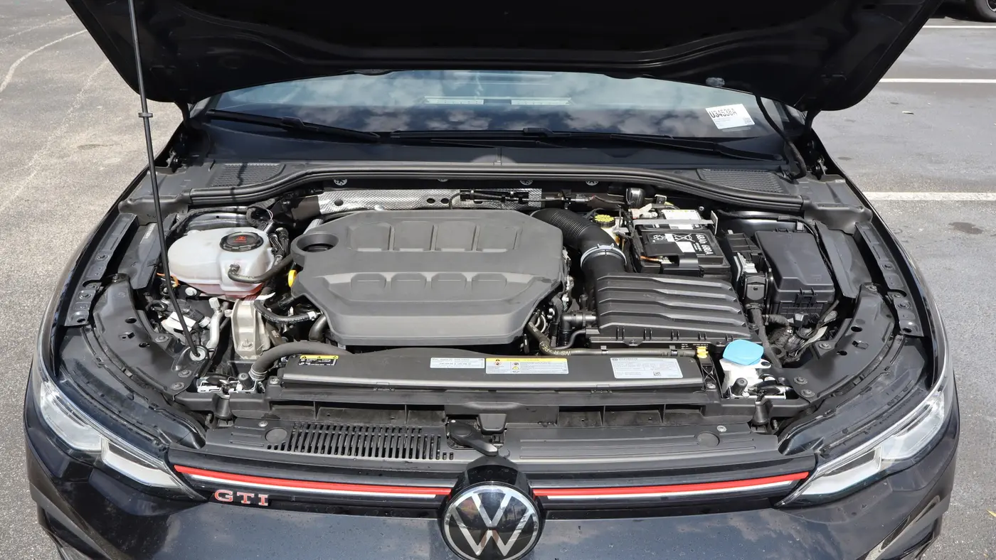 2024 Volkswagen Golf GTI SE