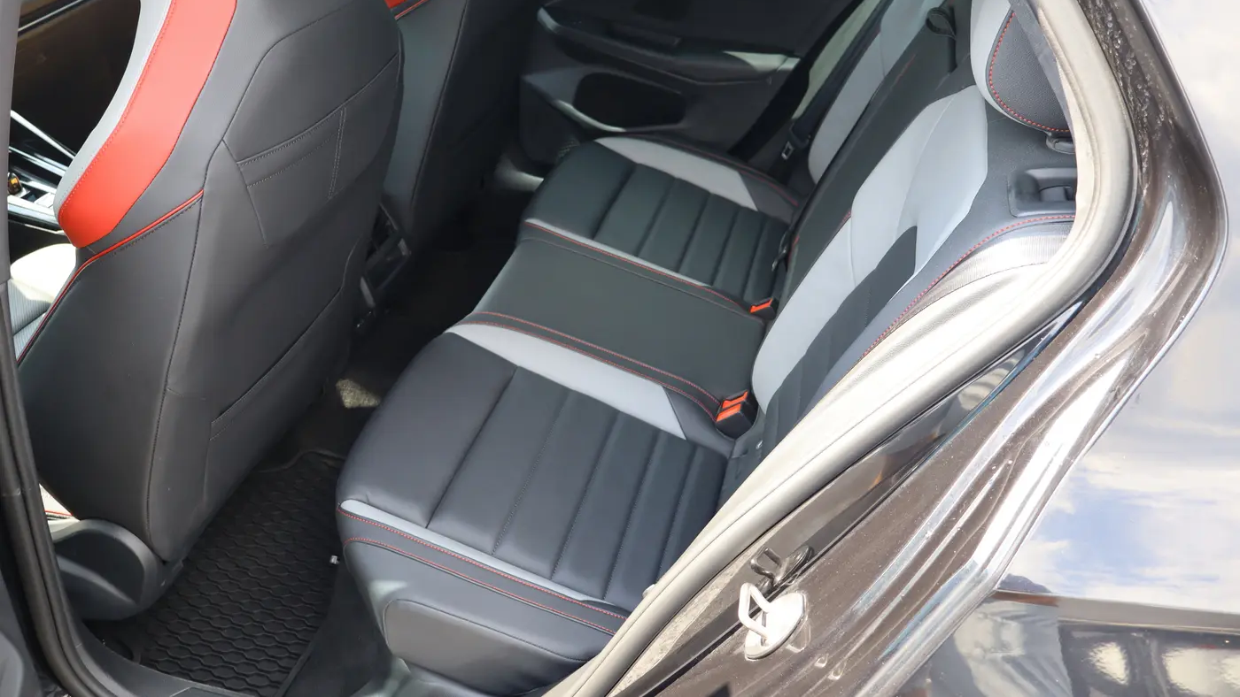 2024 Volkswagen Golf GTI SE