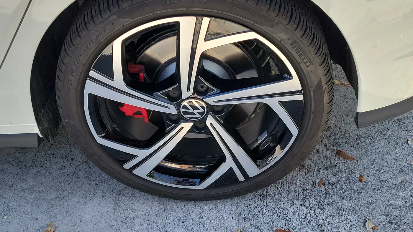 2025 Volkswagen Golf GTI SE