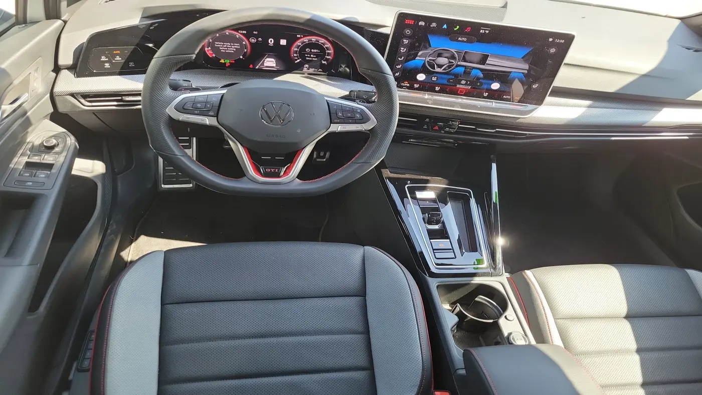 2025 Volkswagen Golf GTI SE